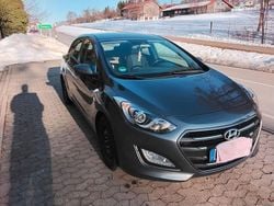 Grau Gebraucht 2016 Hyundai i30 Limousine | 6.900 € (Guter Preis)