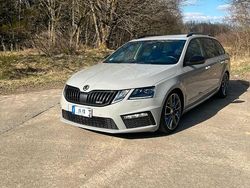 Grau Gebraucht 2017 Skoda Octavia RS Kombi | 19.900 €