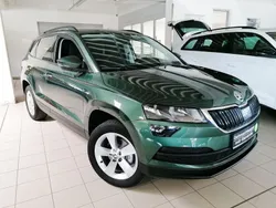 Emeraldgrün metallic met. Gebraucht 2019 Skoda Karoq Ambition SUV | 17.975 € (Fairer Preis)