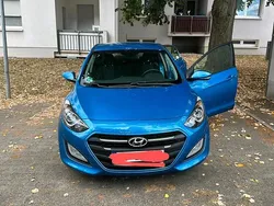 Blau Gebraucht 2017 Hyundai i30 Limousine | 9.300 € (Guter Preis)