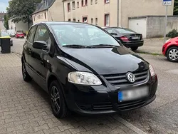 Schwarz Gebraucht 2009 VW Fox Kleinwagen | 2.999 €