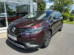 Mangostanrot metallic Gebraucht 2021 Renault Espace Initiale Paris Van / Kleinbus | 29.000 € (Fairer Preis)