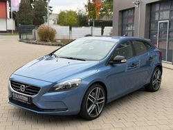 Blau Gebraucht 2015 Volvo V40 Summum Kombi | 11.950 € (Fairer Preis)