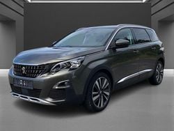 Grau Gebraucht 2020 Peugeot 5008 Allure Van / Kleinbus | 14.990 € (Superpreis)