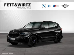 Black sapphire metallic Gebraucht 2022 BMW X5 M Sport SUV | 56.750 € (Superpreis)