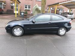 Blau Gebraucht 2006 Mercedes 220 Coupé | 2.750 €