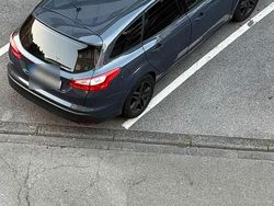 Grau Gebraucht 2014 Ford Focus Kombi | 5.000 €