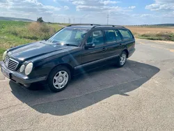 Schwarz Gebraucht 2001 Mercedes E220 Kombi | 2.800 € (Fairer Preis)