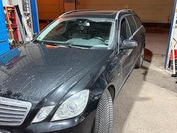 Schwarz Gebraucht 2010 Mercedes E250 Kombi | 6.500 €