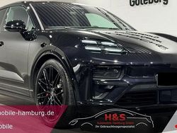 Tiefschwarz Gebraucht 2024 Porsche Macan 4 Electric SUV | 108.000 € (Superpreis)