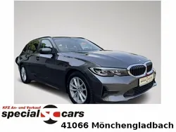 Grau Gebraucht 2019 BMW 320 Advantage Kombi | 19.900 € (Fairer Preis)