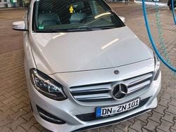 Silber Gebraucht 2015 Mercedes B220 AMG Van / Kleinbus | 13.000 € (Fairer Preis)