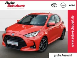 Rot Gebraucht 2022 Toyota Yaris Hybrid Team Limousine | 20.890 € (Fairer Preis)