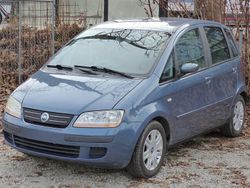 Blau Gebraucht 2004 Fiat Idea Van / Kleinbus | 350 €