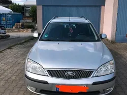 Grau Gebraucht 2004 Ford Mondeo Kombi | 1.439 €