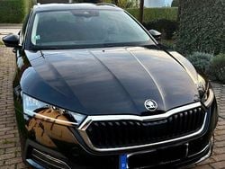 Schwarz Gebraucht 2020 Skoda Octavia Ambition Kombi | 18.500 € (Fairer Preis)