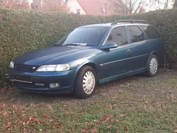 Blau Gebraucht 2001 Opel Vectra Edition Kombi | 900 €