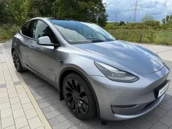 Silber Gebraucht 2023 Tesla Model Y Performance SUV | 45.999 € (Fairer Preis)