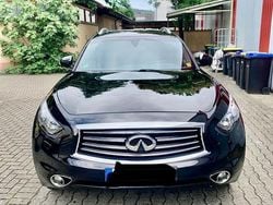 Schwarz Gebraucht 2016 Infiniti QX70 S Design SUV | 19.950 € (Fairer Preis)