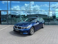 Blau Gebraucht 2020 BMW 320 Sport Line Limousine | 31.990 € (Teuer)