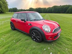 Rot Gebraucht 2010 Mini Clubman Kombi | 2.999 €