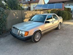 Silber Gebraucht 1988 Mercedes 300 Limousine | 11.500 €