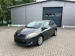 Grau Gebraucht 2011 Toyota Auris Club Limousine | 4.600 € (Guter Preis)