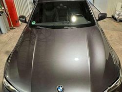 Grau Gebraucht 2020 BMW 330 M Sport Kombi | 37.999 € (Fairer Preis)
