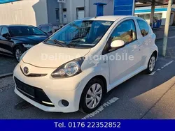Weiß Gebraucht 2014 Toyota Aygo Cool Kleinwagen | 3.999 € (Fairer Preis)