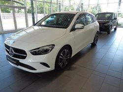 Weiß Gebraucht 2024 Mercedes B180 Van / Kleinbus | 31.490 € (Guter Preis)