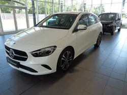 Weiß Gebraucht 2024 Mercedes B180 Van / Kleinbus | 31.490 € (Guter Preis)