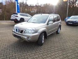 Gold Gebraucht 2002 Nissan X-Trail Comfort SUV | 1.990 €