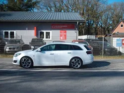 Weiß Gebraucht 2017 Opel Insignia Innovation Kombi | 13.399 € (Fairer Preis)