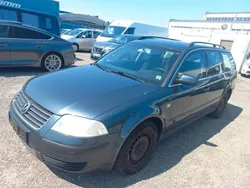Blau Gebraucht 2001 VW Passat Basis Kombi | 950 € (Fairer Preis)