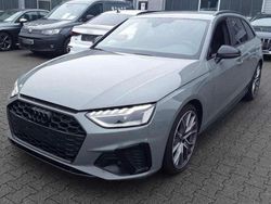 Grau Gebraucht 2022 Audi A4 Competition Kombi | 23.450 € (Fairer Preis)