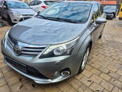 Silber Gebraucht 2013 Toyota Avensis Executive Kombi | 3.500 € (Superpreis)