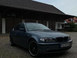 Blau Gebraucht 2004 BMW 325 Limousine | 3.800 €