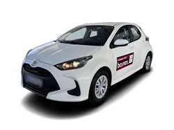 Weiss Gebraucht 2024 Toyota Yaris Hybrid Comfort Kleinwagen | 25.167 € (Fairer Preis)