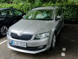 Grau Gebraucht 2016 Skoda Octavia Style Kombi | 11.800 € (Guter Preis)