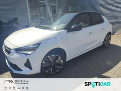 Jade weiss/arktis weiss Gebraucht 2021 Opel Corsa-e Ultimate Kleinwagen | 17.750 € (Etwas zu teuer)