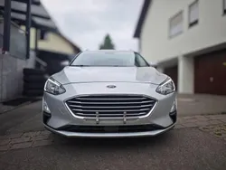 Grau Gebraucht 2021 Ford Focus Kombi | 18.490 € (Guter Preis)
