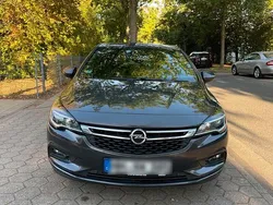 Grau Gebraucht 2016 Opel Astra Limousine | 9.790 € (Fairer Preis)