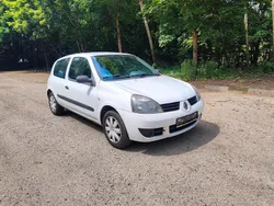 Weiß Gebraucht 2008 Renault Clio II Kleinwagen | 1.500 € (Fairer Preis)