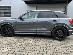 Grau Gebraucht 2020 Audi SQ2 Sport SUV | 33.400 €