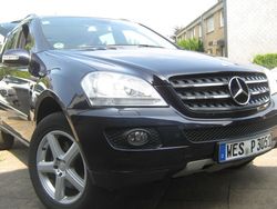Blau metallic Gebraucht 2007 Mercedes ML280 SUV | 8.390 €