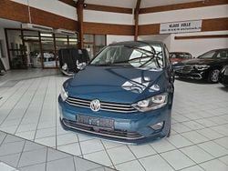 Grün Gebraucht 2017 VW Golf Sportsvan Sound Van / Kleinbus | 12.385 € (Fairer Preis)