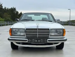 Weiß Gebraucht 1985 Mercedes 230 Coupé | 15.300 €