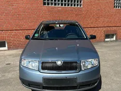 Blau Gebraucht 2002 Skoda Fabia Kleinwagen | 1.299 € (Etwas zu teuer)