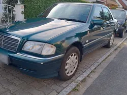 Grün Gebraucht 1998 Mercedes C180 Elegance Limousine | 1.999 € (Superpreis)