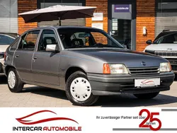 Grau Gebraucht 1991 Opel Kadett Limousine | 4.950 €